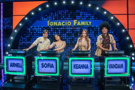 Sofia Ignacio, Arnel Ignacio, Keanna Reeves, and Aquilino Loverita in Family Feud Philippines (2022)