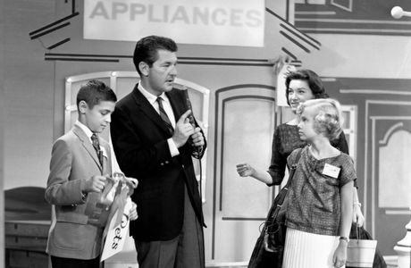Joanne Carson and Jack Narz in Video Village (1960)