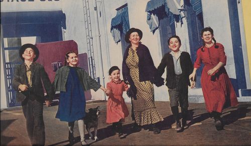 Fay Bainter, Betty Brewer, Billy Lee, Carolyn Lee, Carl 'Alfalfa' Switzer, and Joyce Arleen in Mrs. Wiggs of the Cabbage