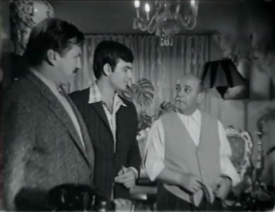 Efgan Efekan, Vahi Öz, and Ahmet Tarik Tekçe in Ne seker sey (1962)
