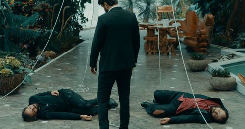 Mustafa Kirantepe, Necip Memili, and Erkan Kolçak Köstendil in Çukur (2016)