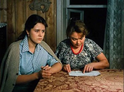 Nina Doroshina and Yanina Lisovskaya in Love and Doves (1985)
