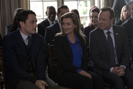 Kiefer Sutherland, Natascha McElhone, and Colin Woodell in Designated Survivor (2016)