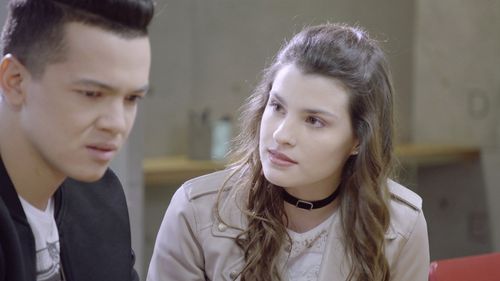 Agustina Palma and Sebastián Athié in Once: Episodio 135 (2018)