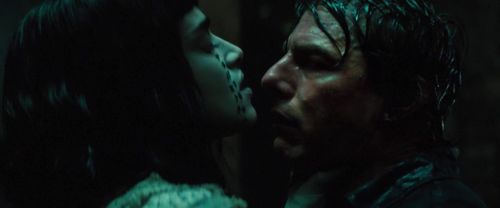Tom Cruise and Sofia Boutella in The Mummy (2017)