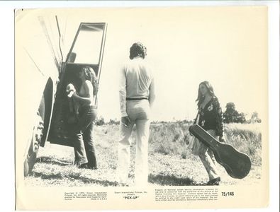 Alan Long, Jill Senter, and Gini Eastwood in Pick-up (1975)