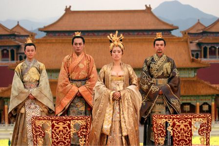 Gong Li, Ye Liu, Jay Chou, and Junjie Qin in Curse of the Golden Flower (2006)