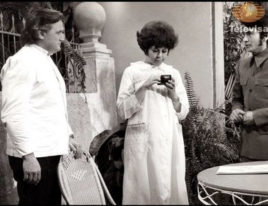 Miguel Manzano and María Rubio in Muchacha italiana viene a casarse (1971)