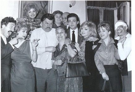 Filiz Akin, Suzan Avci, Hüseyin Baradan, Aziz Basmaci, Yilmaz Duru, Nevzat Okçugil, Vahi Öz, Mine Soley, Mualla Sürer, A