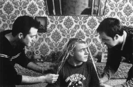 Laurence Kinlan and Barry McEvoy in An Everlasting Piece (2000)