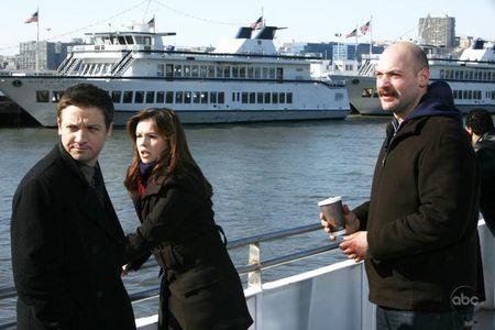 Jeremy Renner, Amber Tamblyn, and Corey Stoll in The Unusuals (2009)