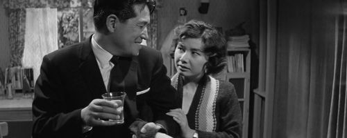 Tôru Abe and Misako Watanabe in Take Aim at the Police Van (1960)