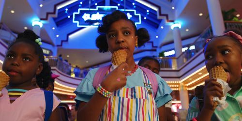 Priah Ferguson and Leiloni Arrie Pharms in Stranger Things (2016)