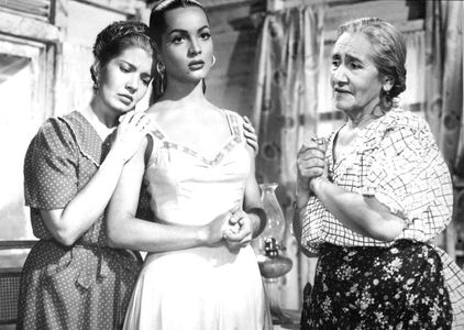Enedina Díaz de León, Sara Montiel, and Dalia Íñiguez in Frente al pecado de ayer (1955)