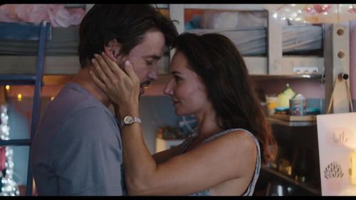 Sandra Nováková and Václav Neuzil in Mothers (2021)