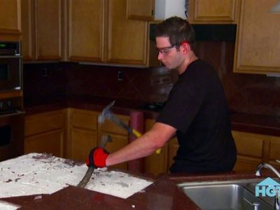 Tarek El Moussa in Flip or Flop (2013)