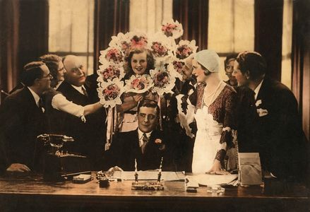 Henri Garat, Lilian Harvey, Gaston Jacquet, René Lefèvre, Jacques Maury, Olga Tschechowa, and Max de Vaucorbeil in The R