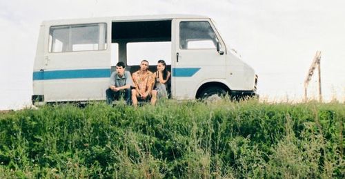 Dragos Bucur, Alexandru Papadopol, and Ioana Flora in Stuff and Dough (2001)
