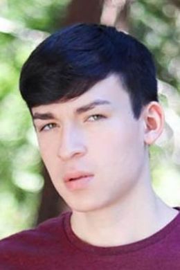 Devin Holt | Bio | Filmography