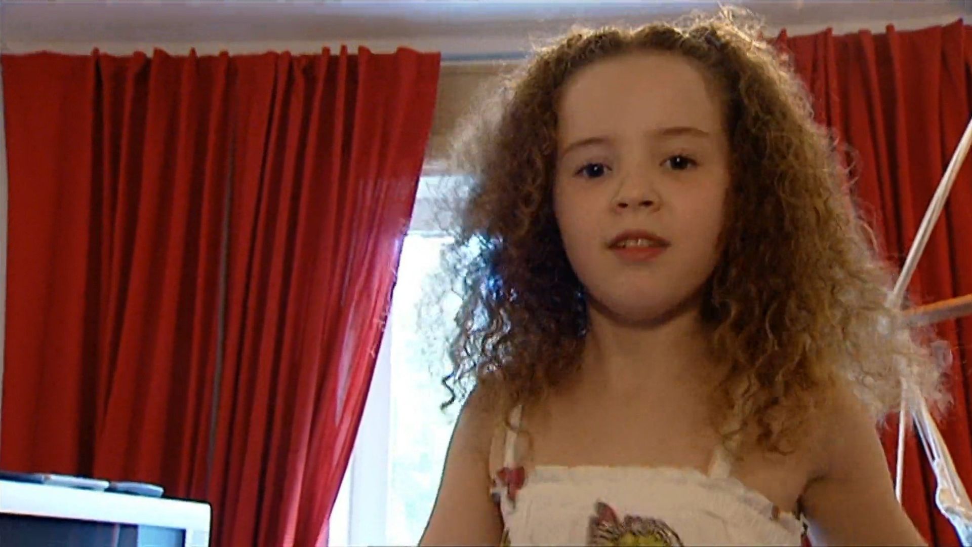 Die Sendung mit dem Elefanten background