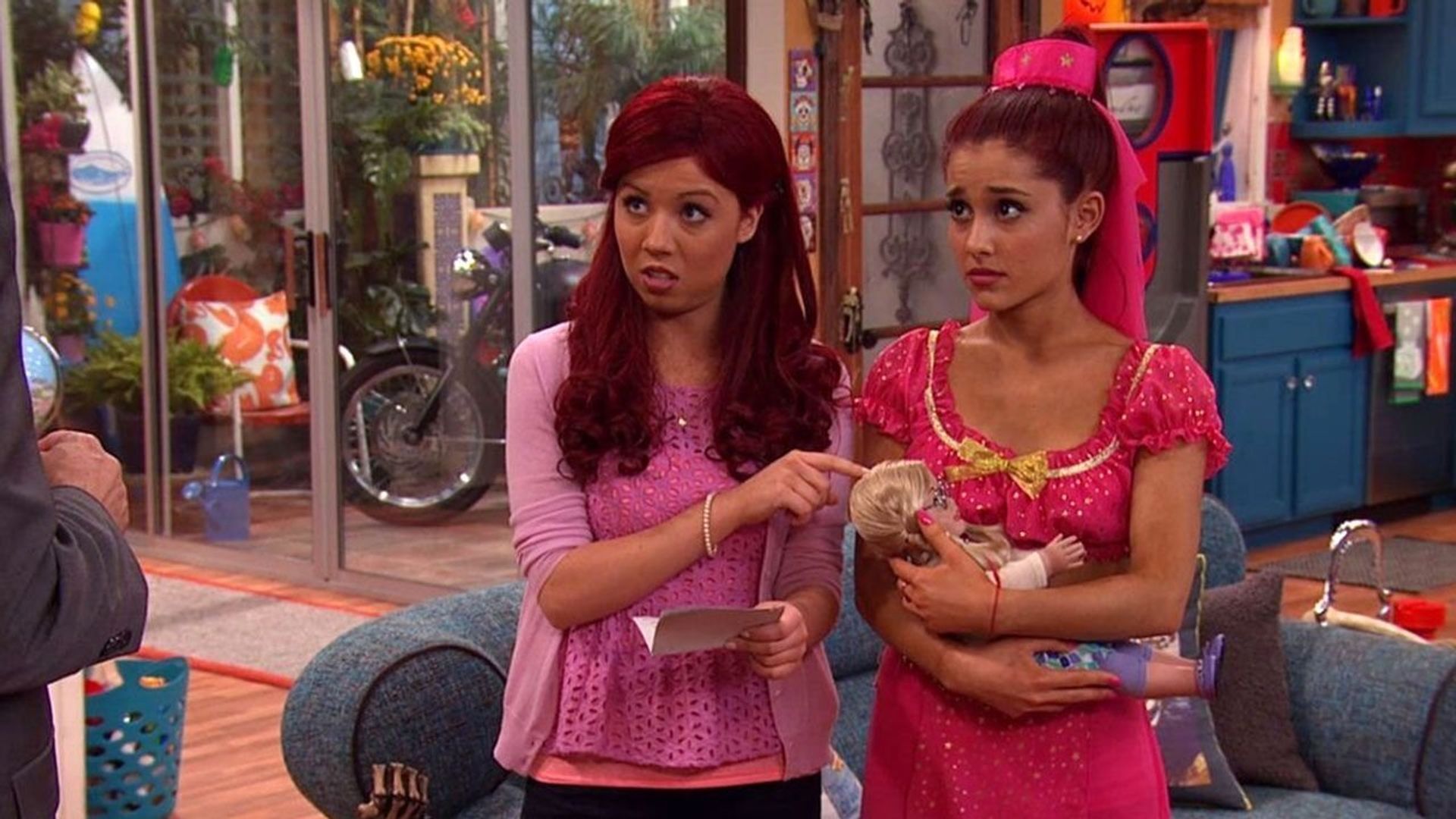 Sam & Cat background