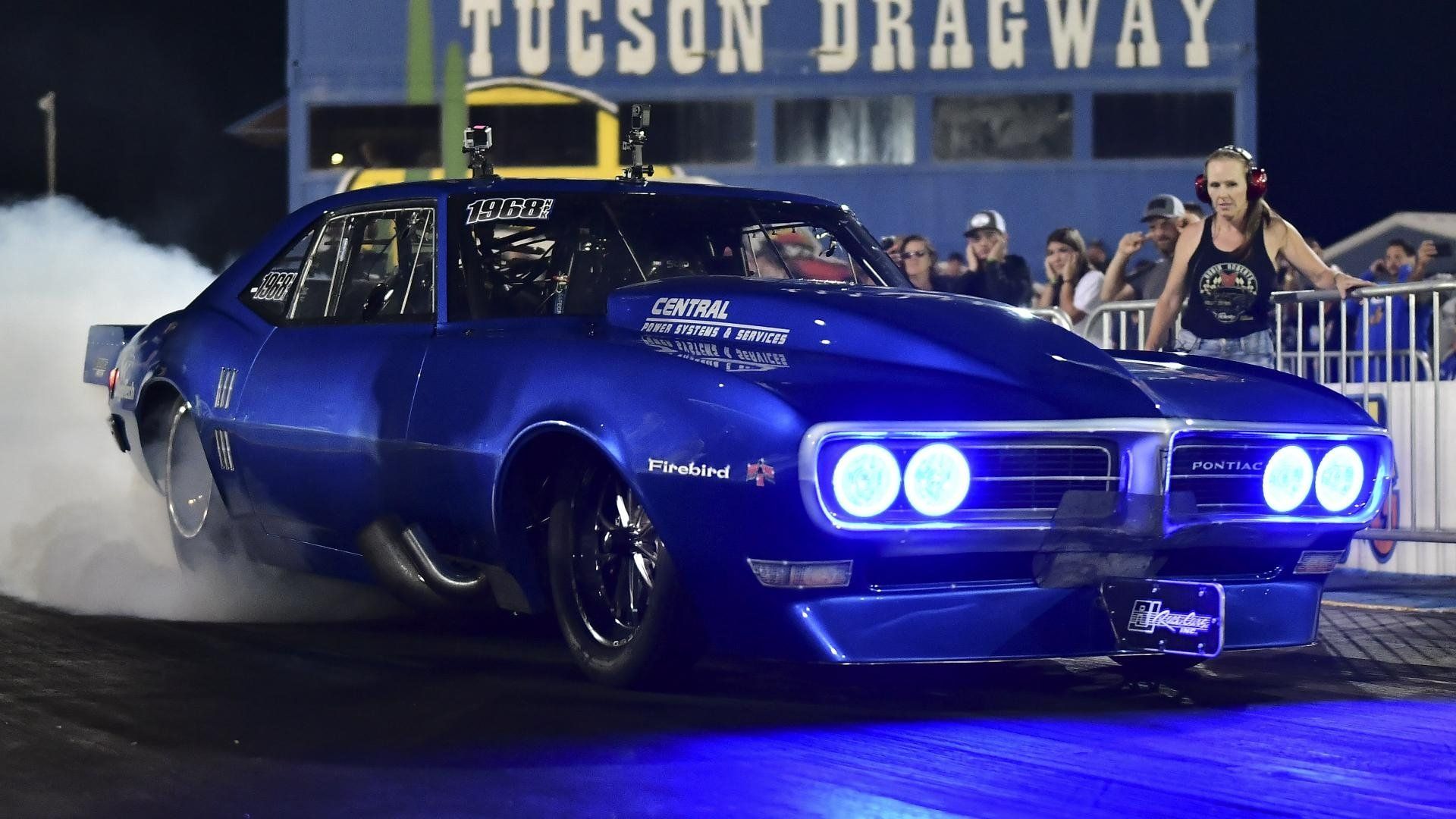 Street Outlaws: Locals Only background