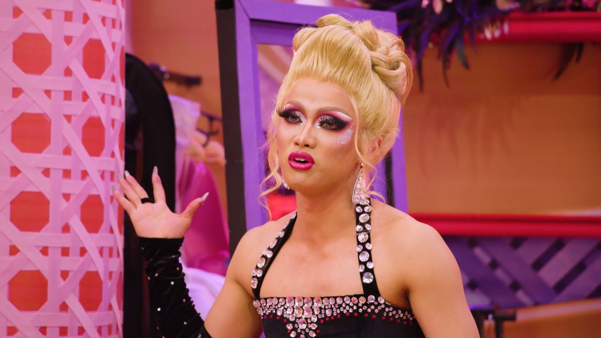 Drag Race Philippines: Untucked! background