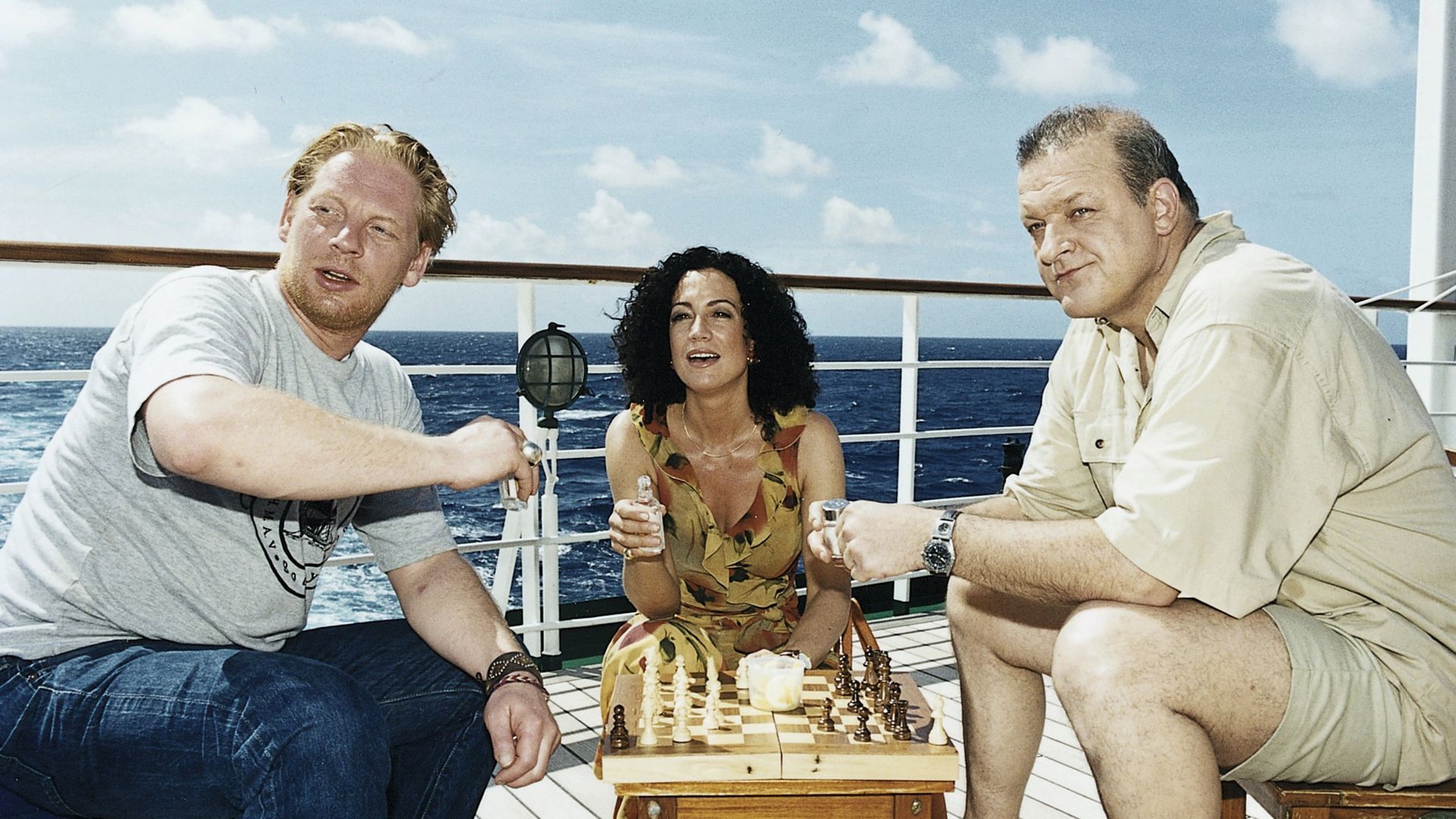 Das Traumschiff background