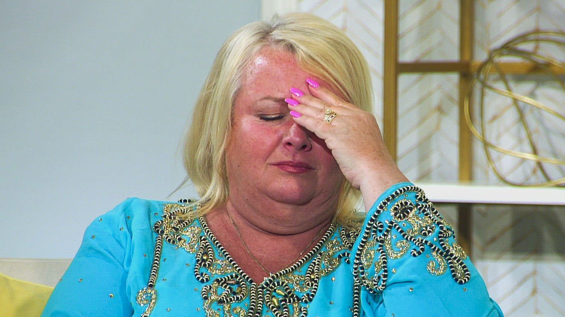 90 Day Fiancé: The Other Way background