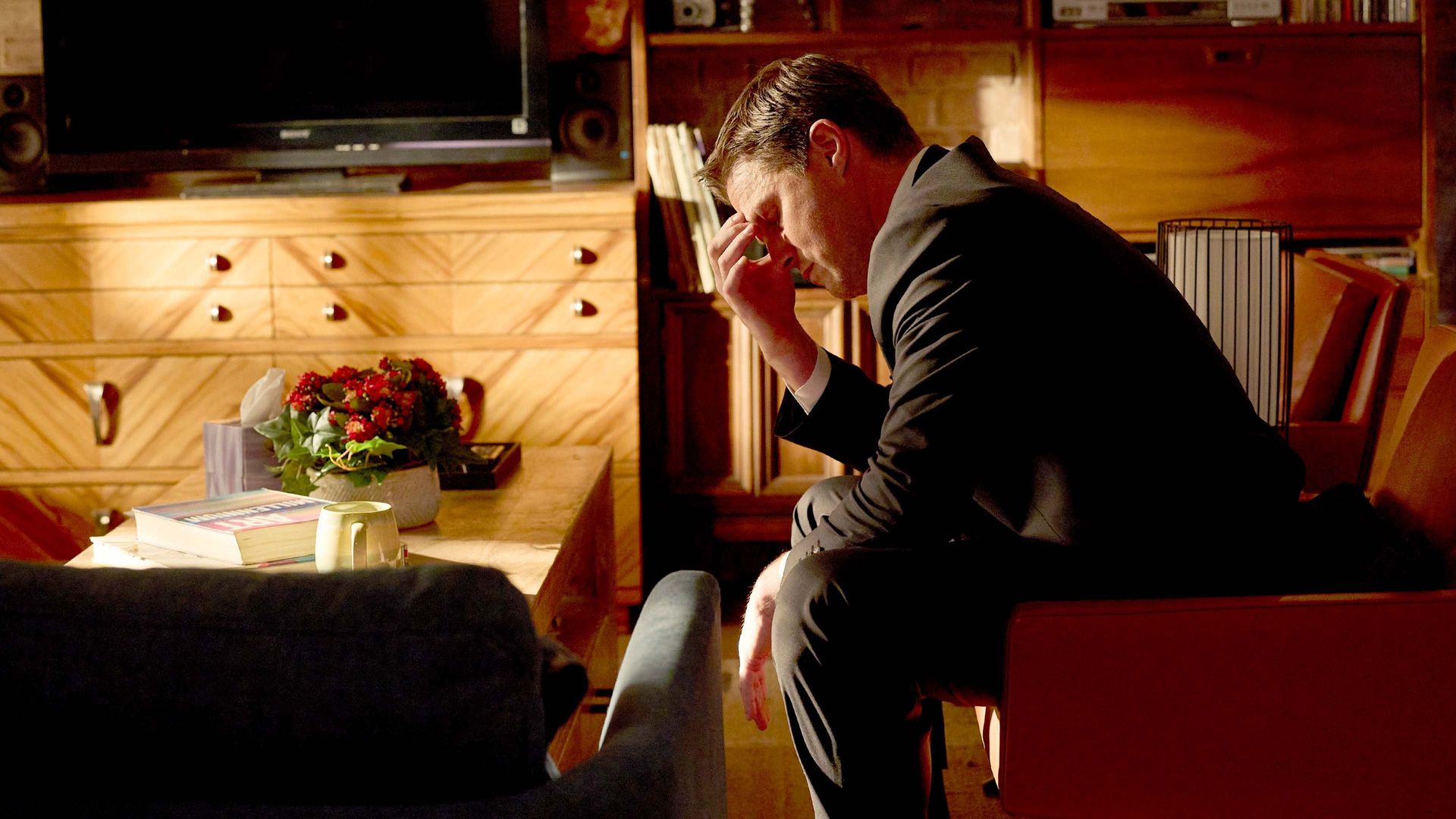 Suits LA background