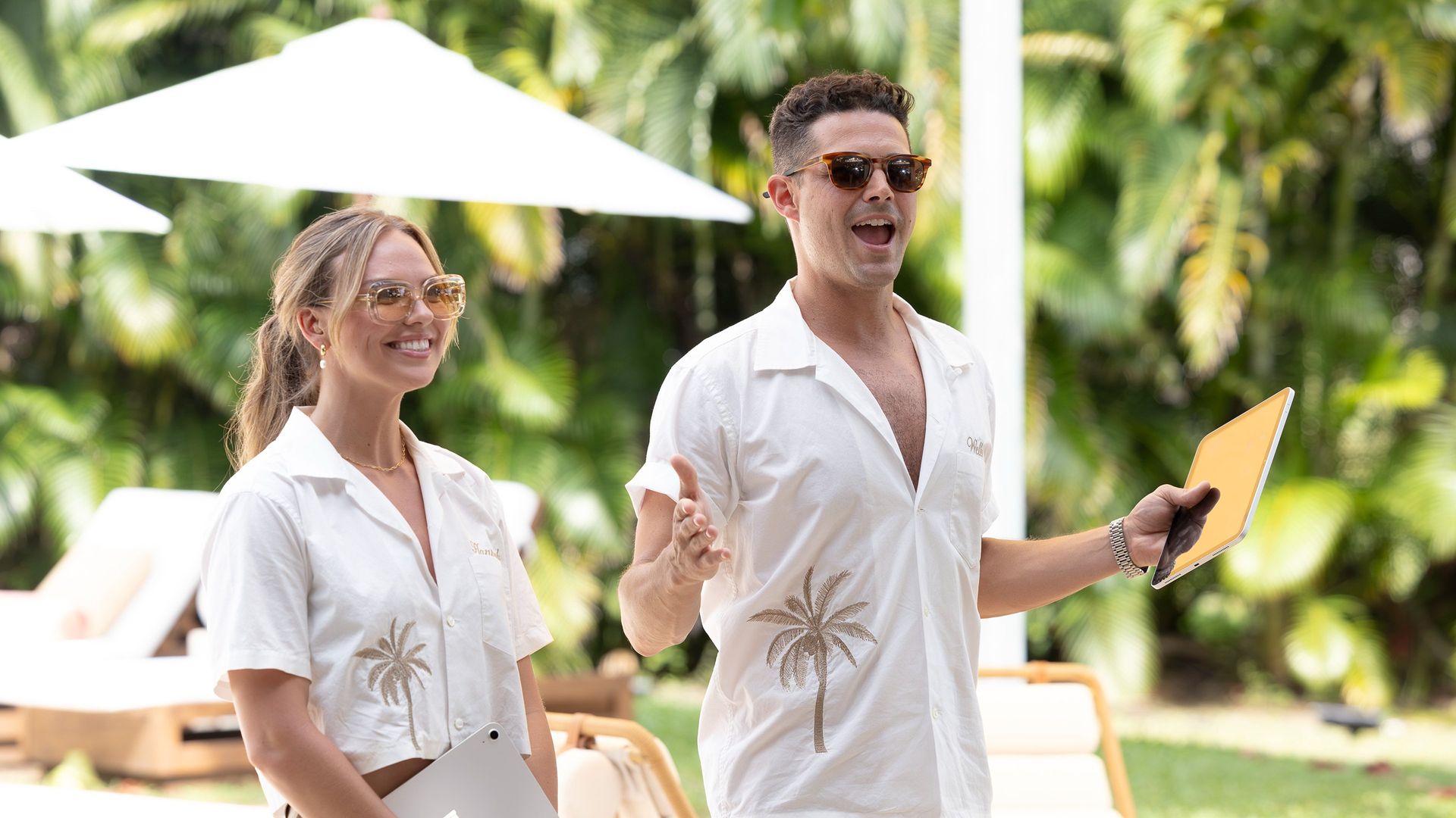 Bachelor in Paradise background