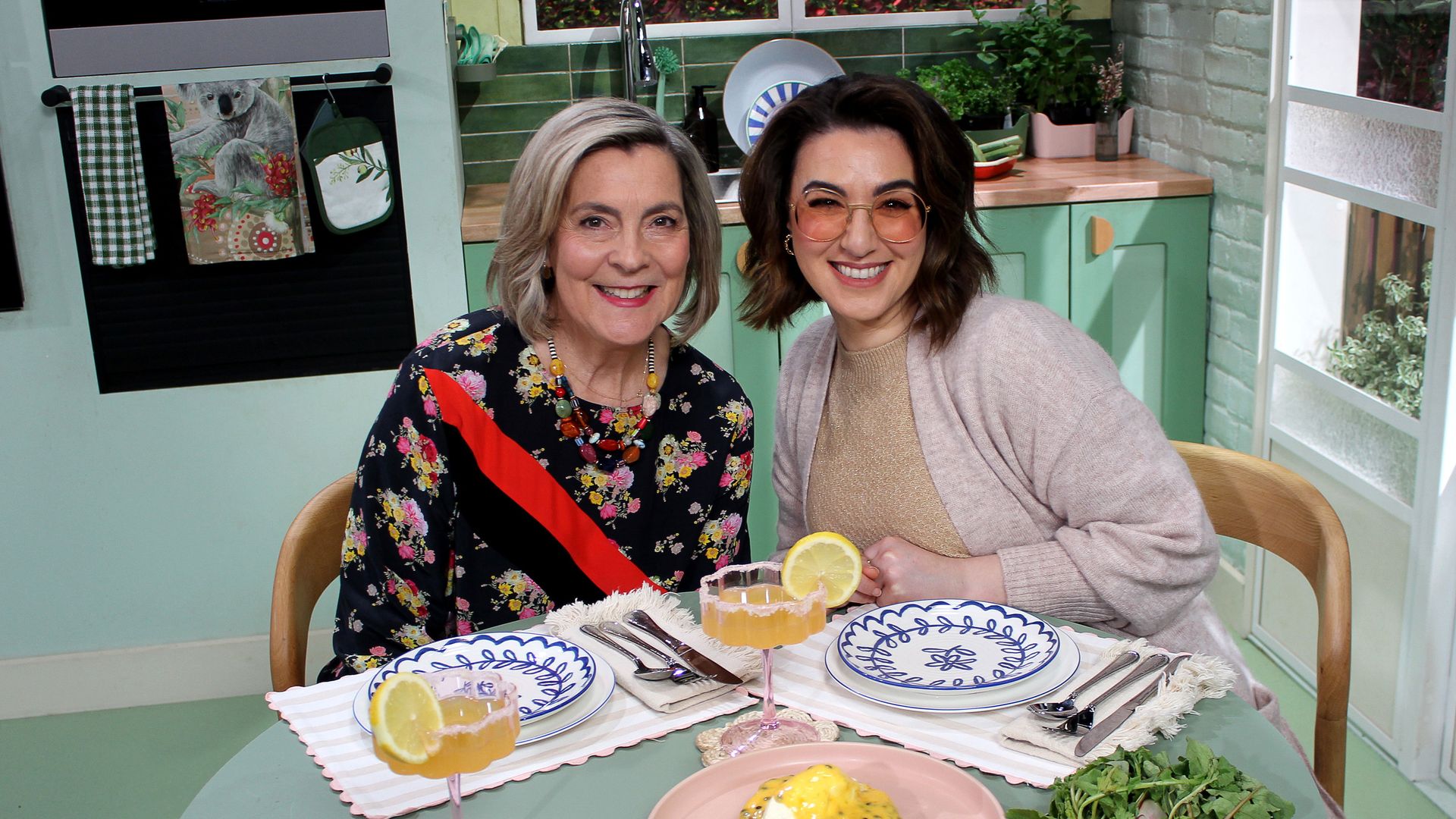 A Bite to Eat with Alice background