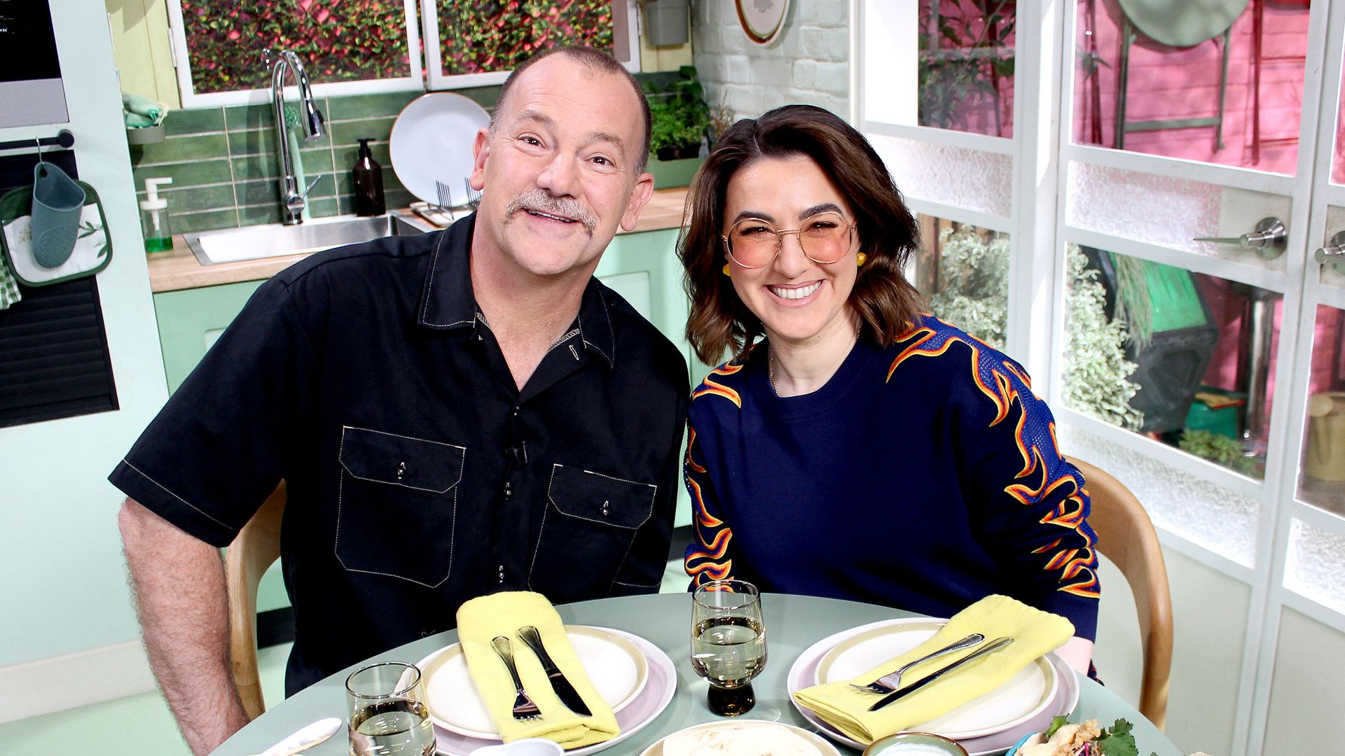 A Bite to Eat with Alice background