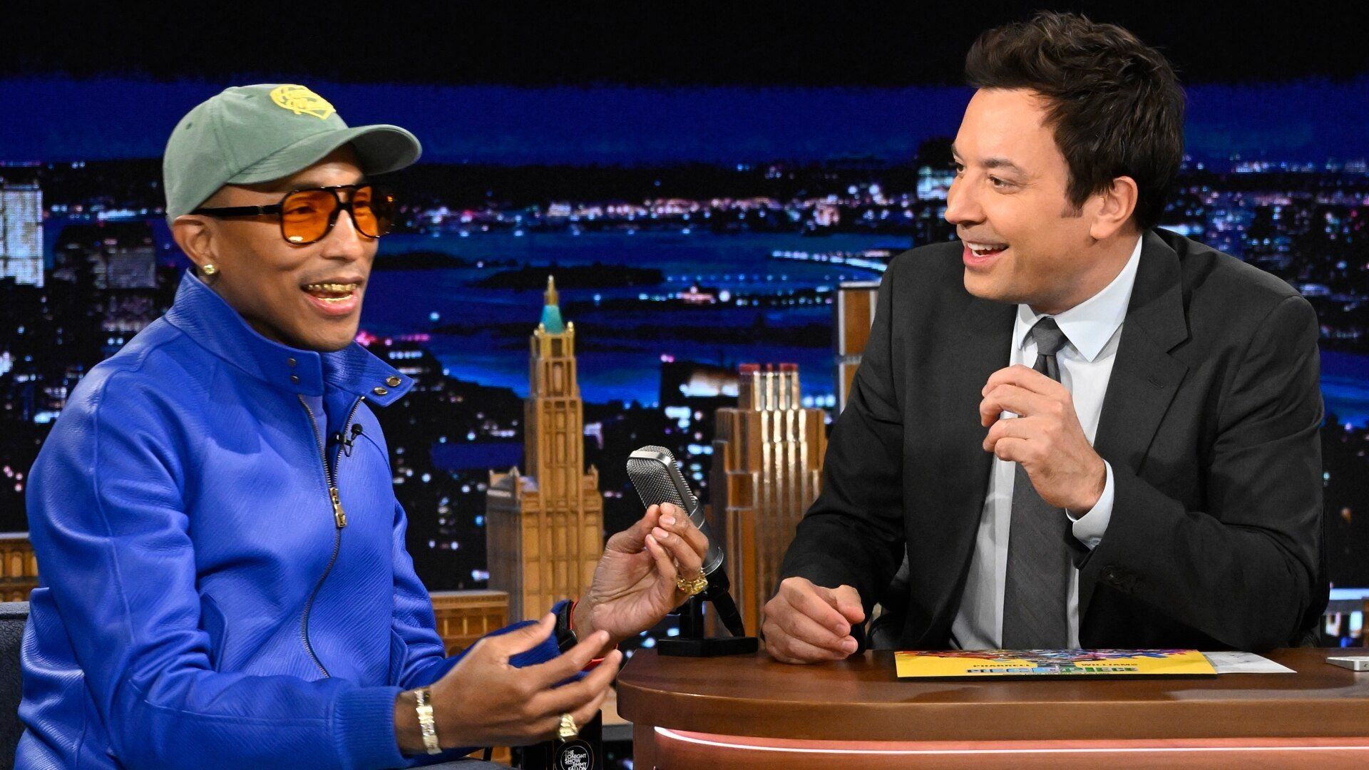 The Tonight Show Starring Jimmy Fallon background