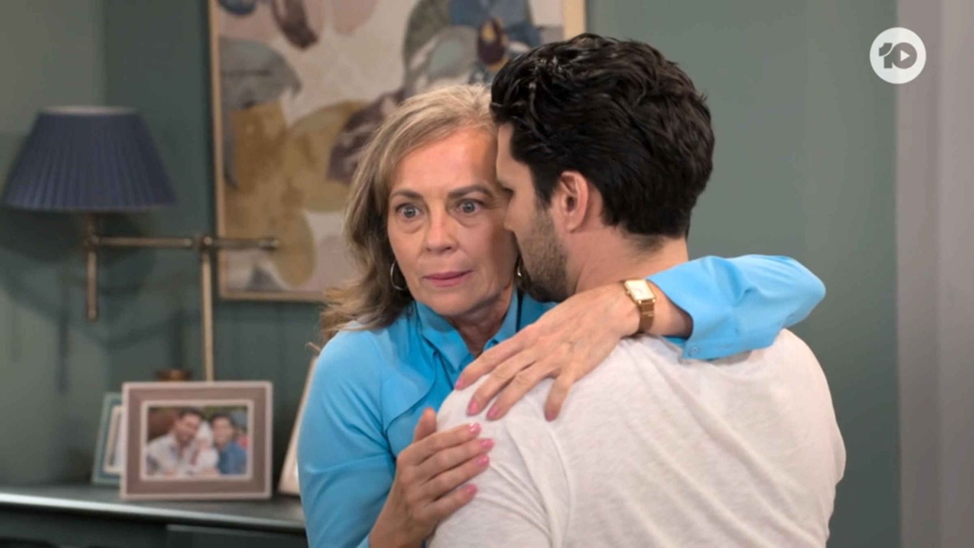 Neighbours background