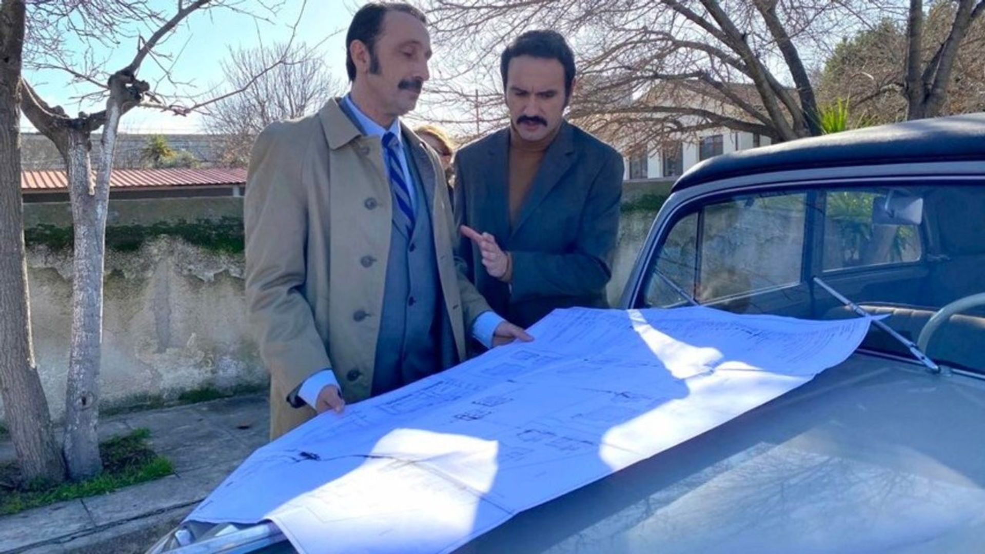 Ta kalytera mas hronia background