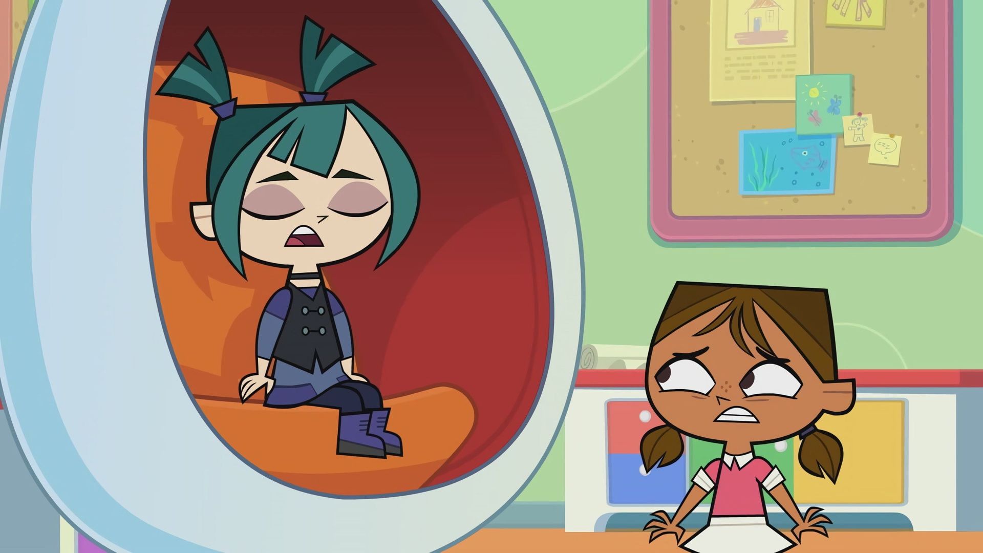 Total DramaRama background
