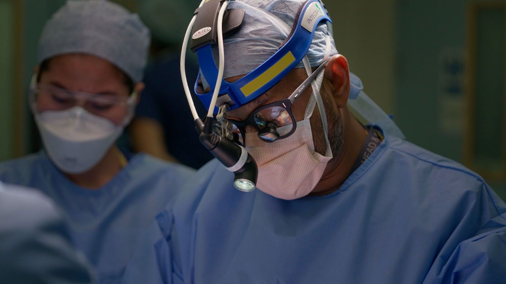 Super Surgeons: A Chance at Life background