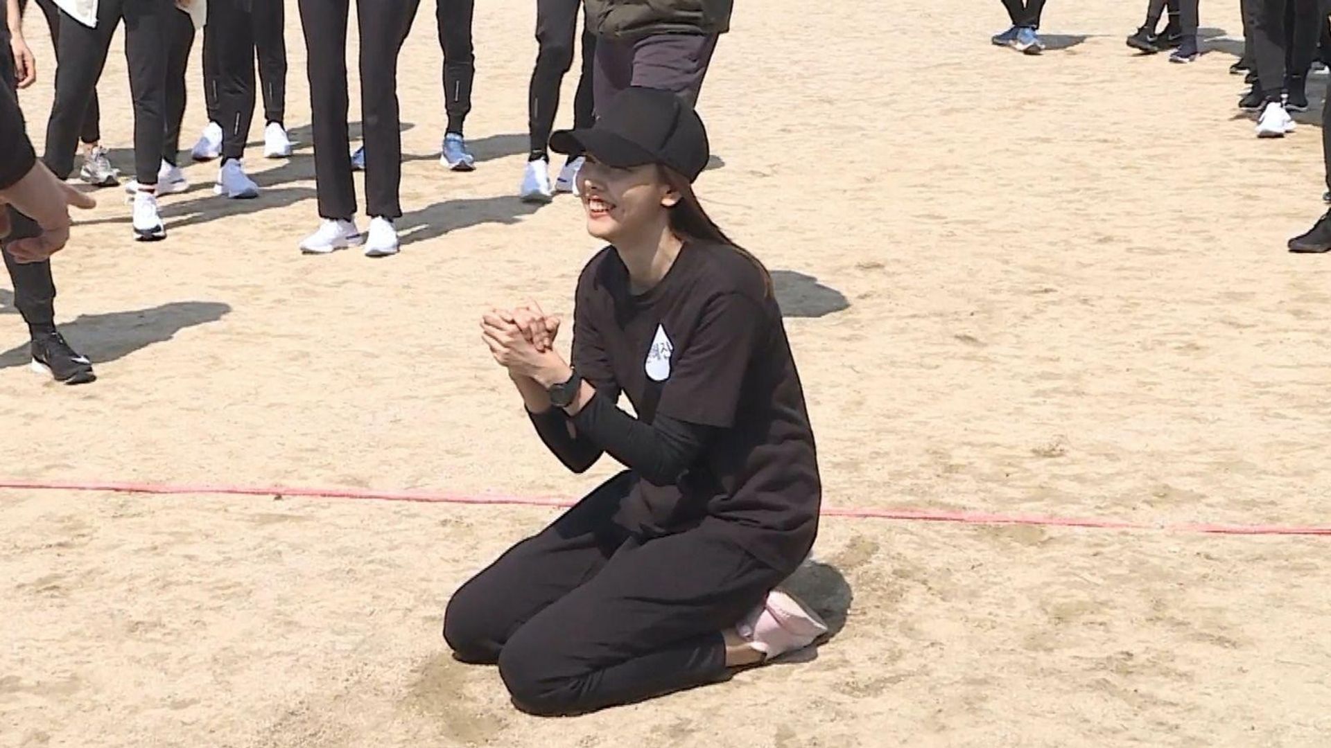 I Live Alone background