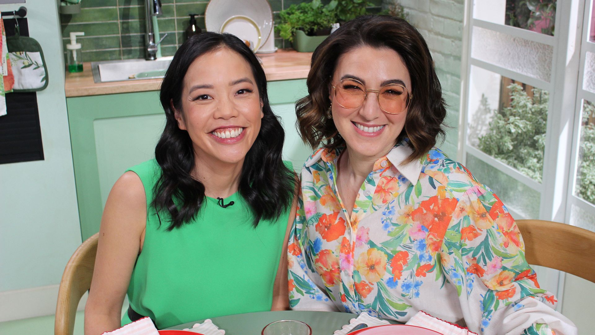 A Bite to Eat with Alice background