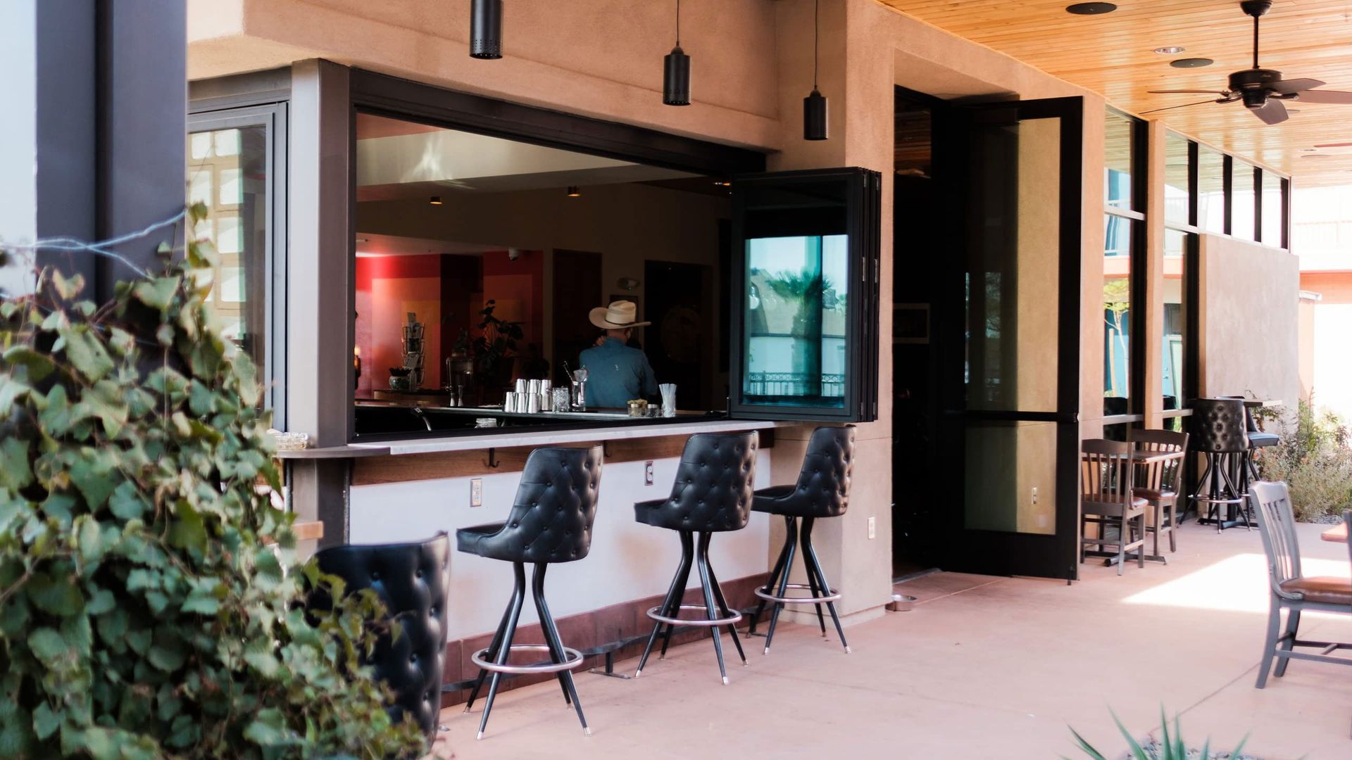 (Re)motel background