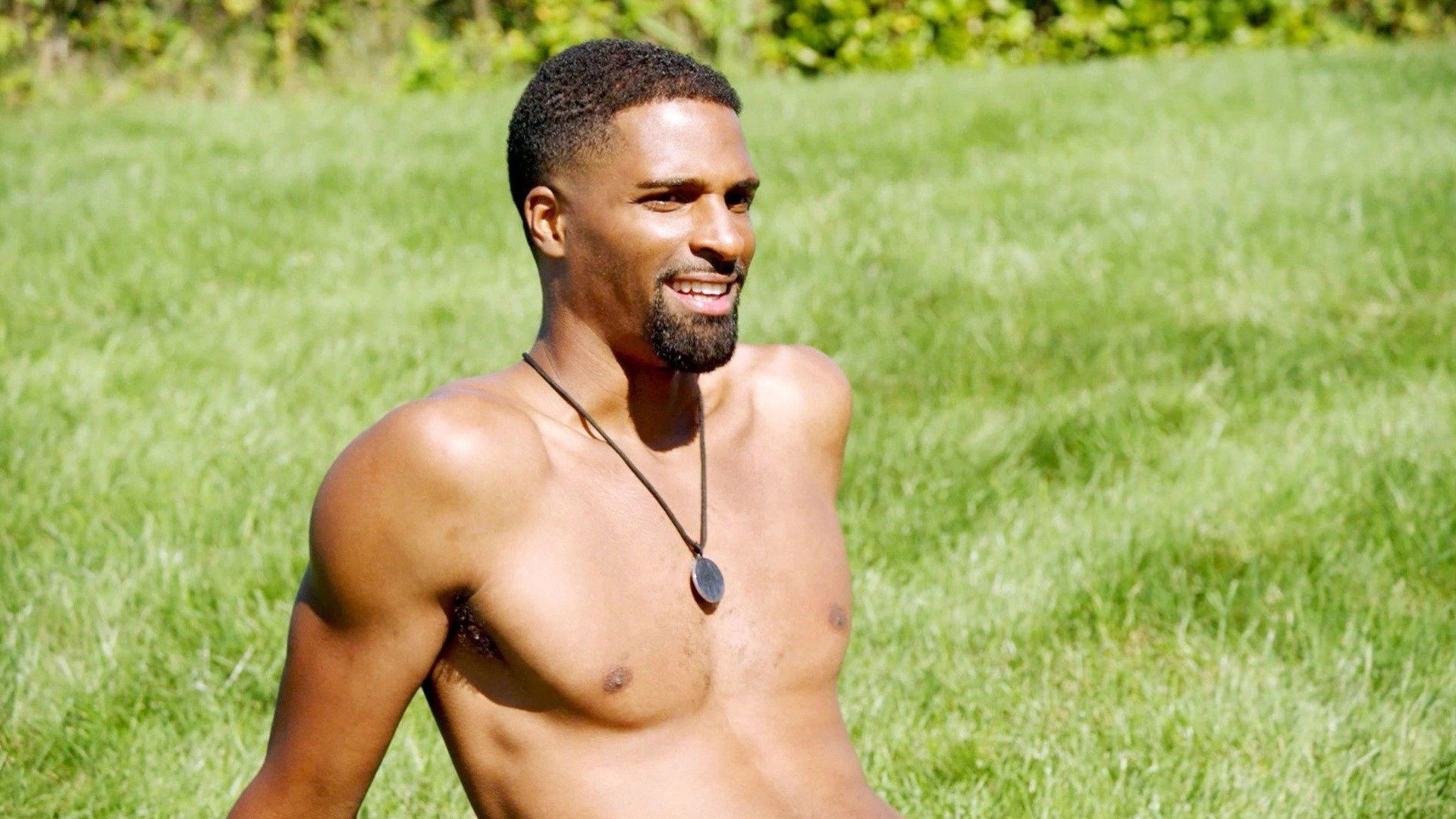 Summer House: Martha's Vineyard background