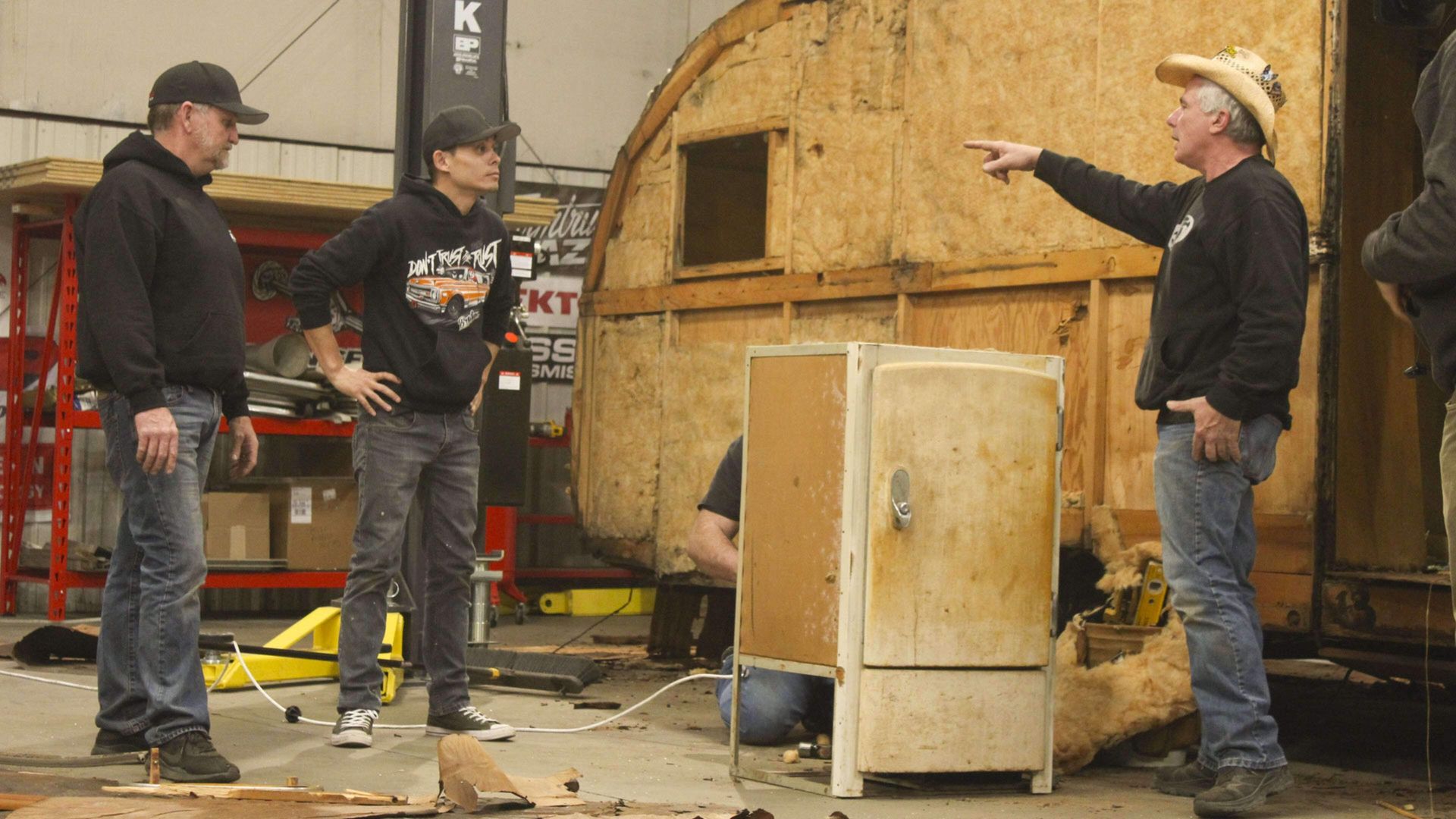 Street Outlaws: Farmtruck and Azn background
