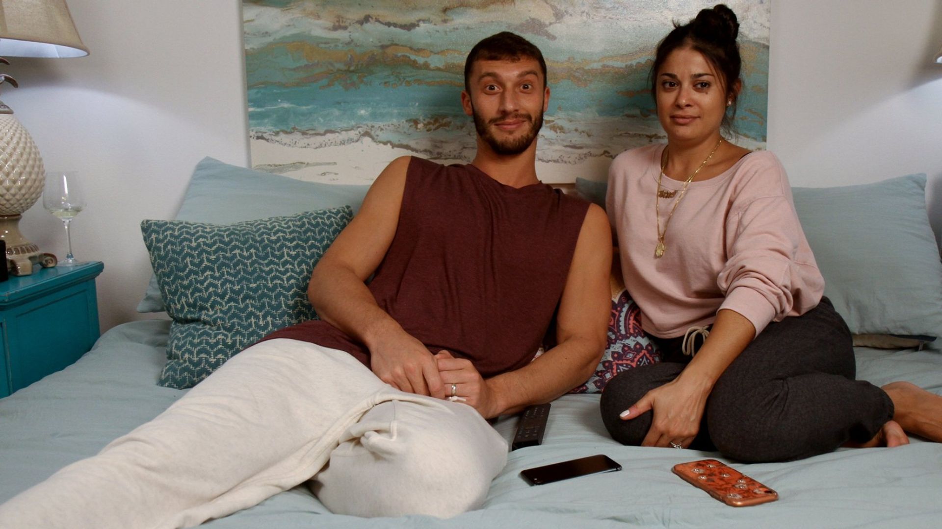 90 Day Fiancé: Pillow Talk background