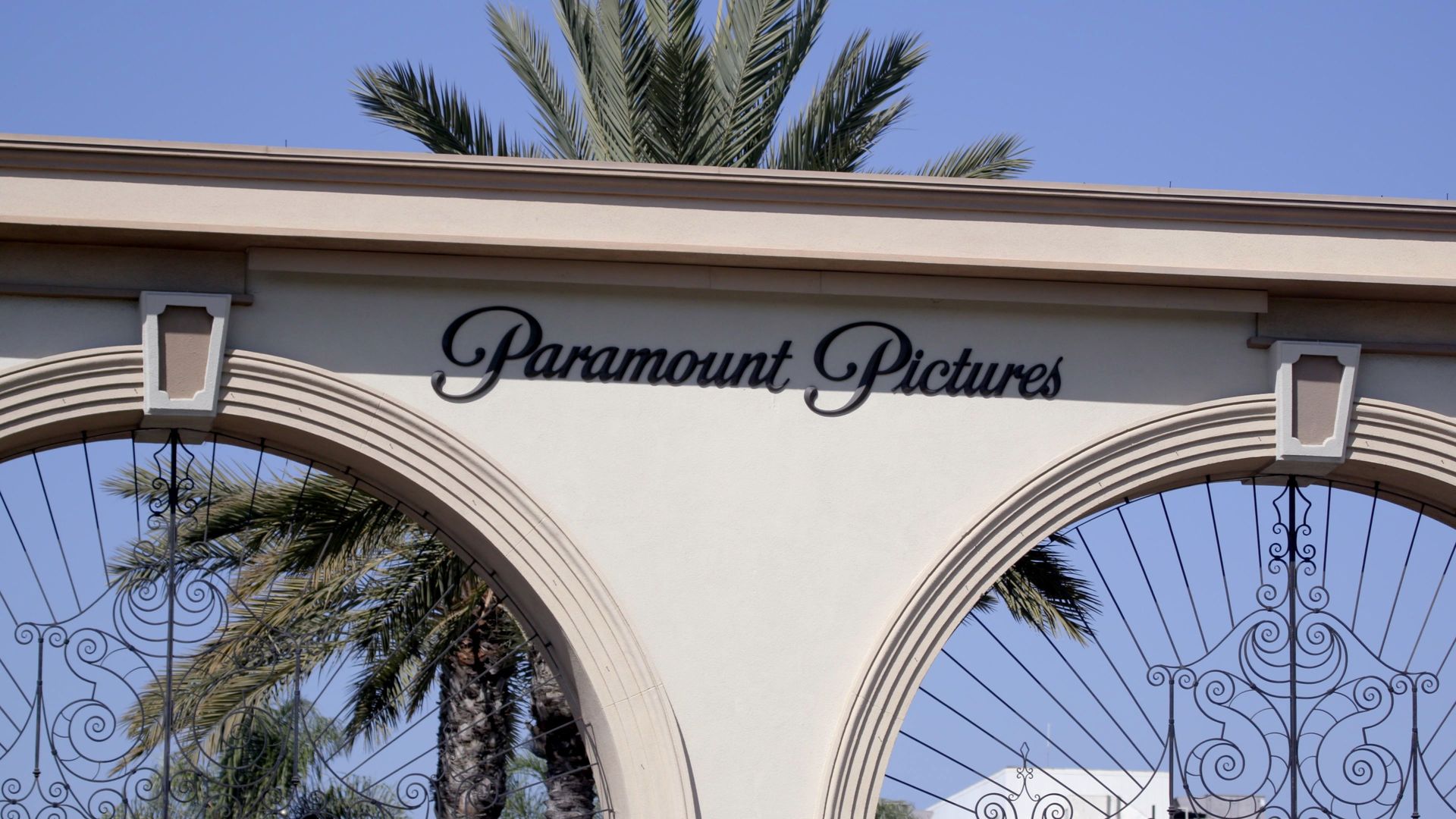 What Happens in Hollywood background