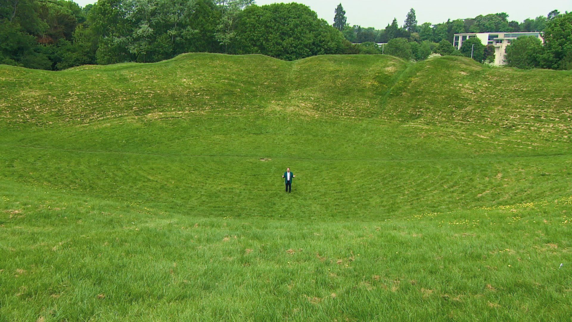 Bargain Hunt background