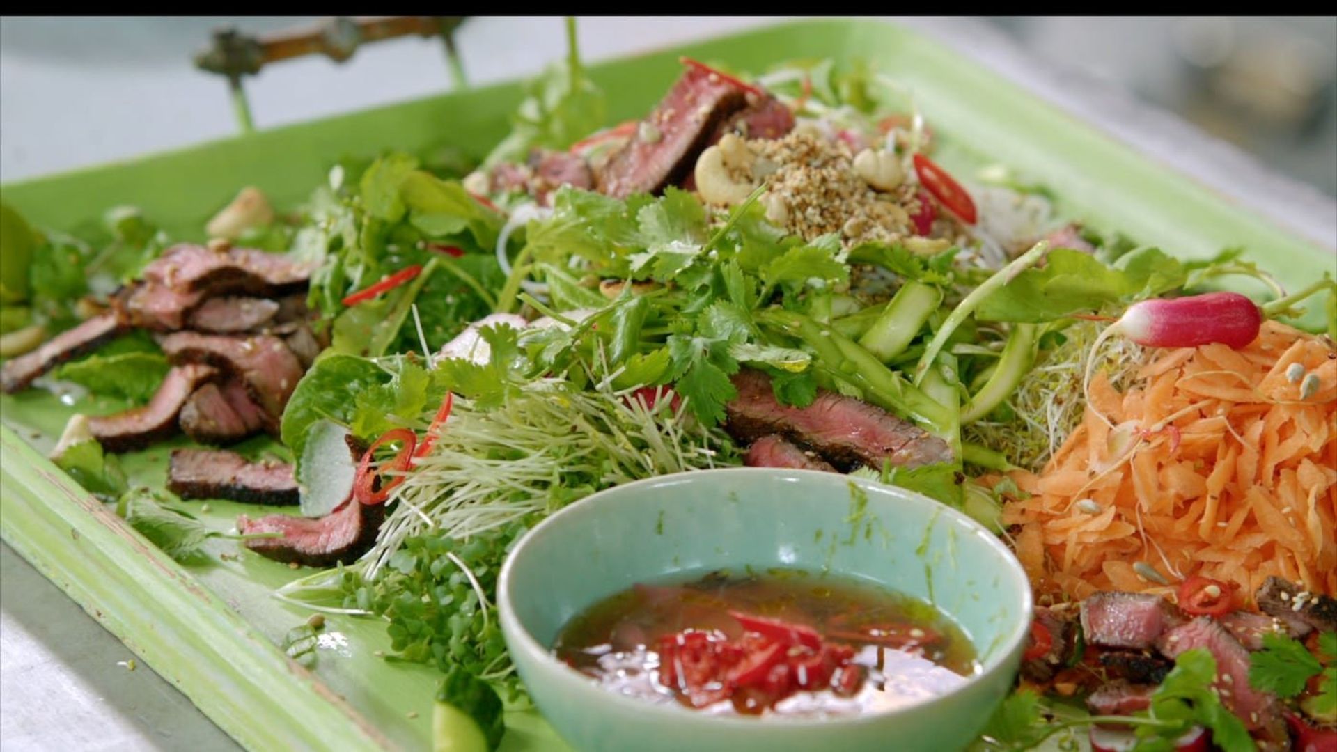Jamie's 15-Minute Meals background