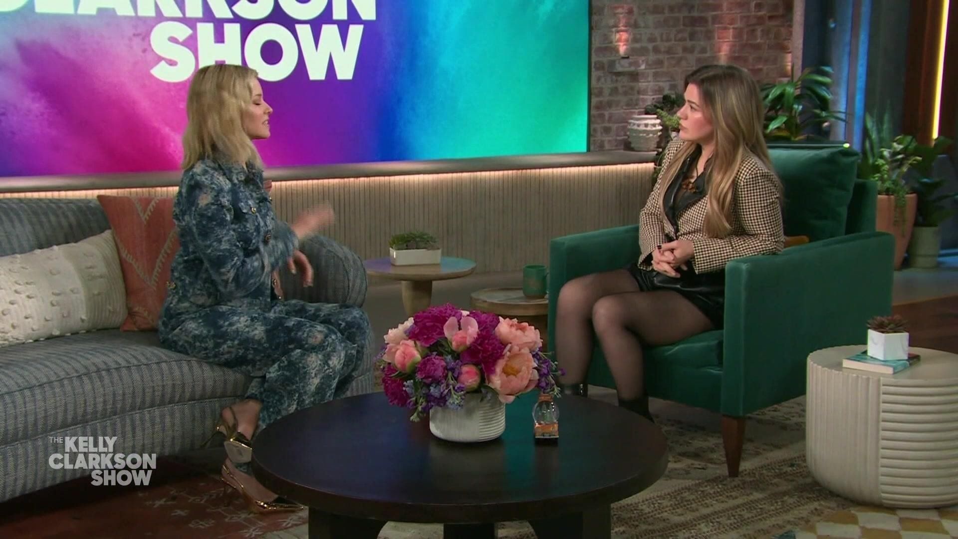 The Kelly Clarkson Show background