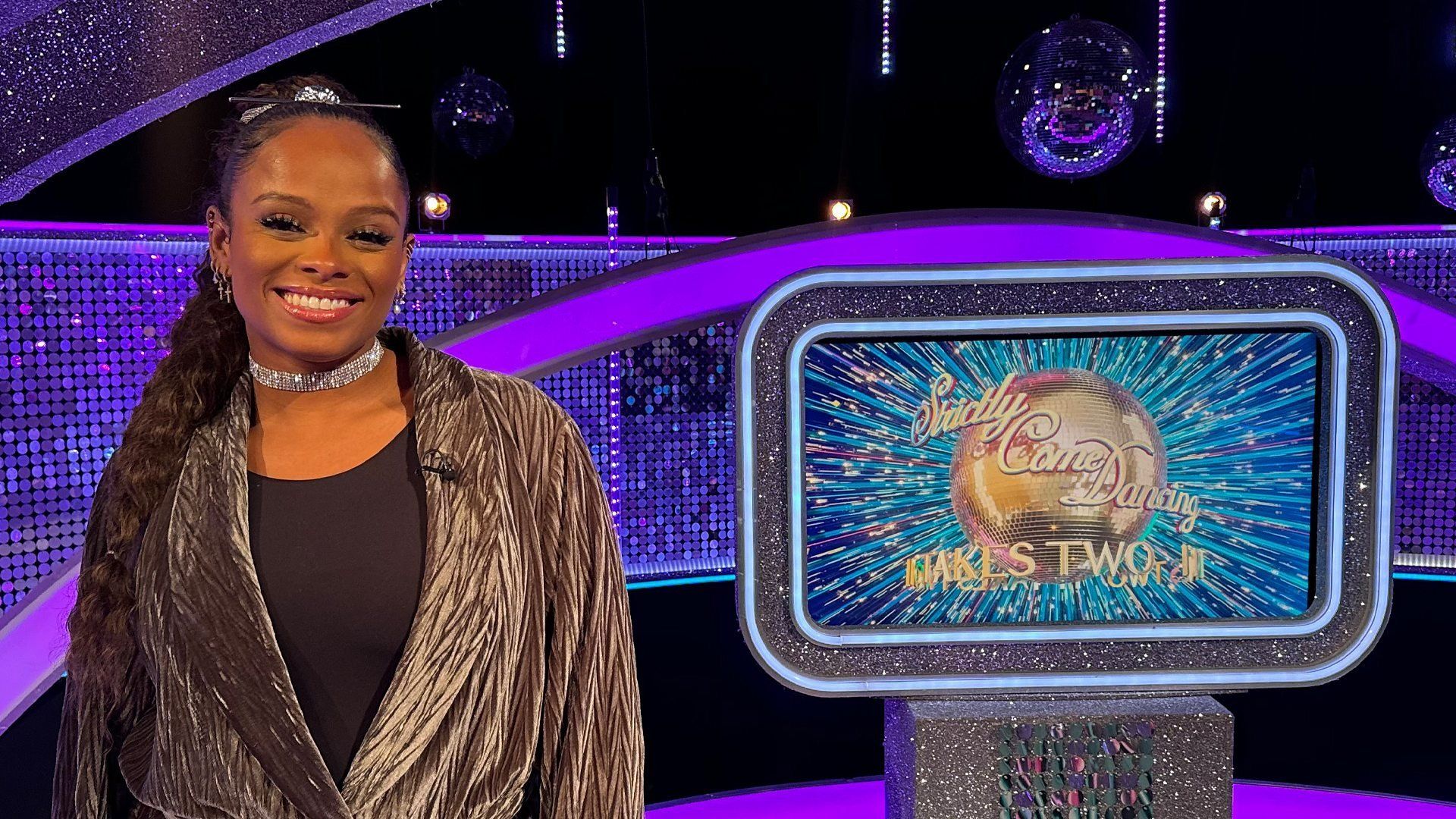 Strictly Come Dancing: It Takes Two background