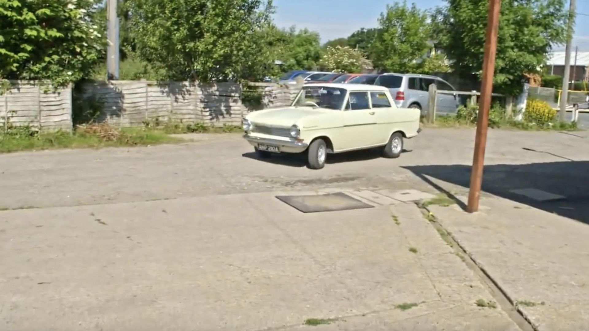 Richard Hammond's Workshop background